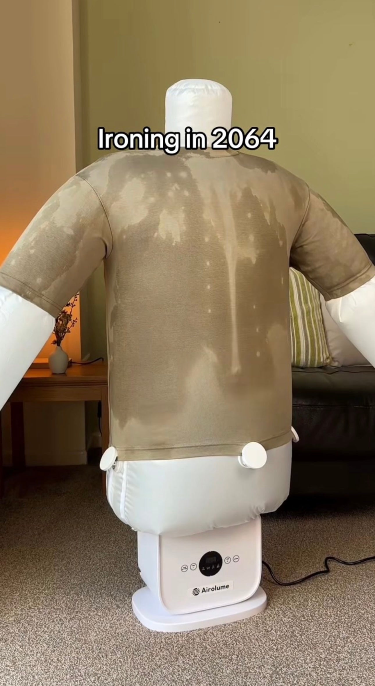 Automatic ironing mannequin