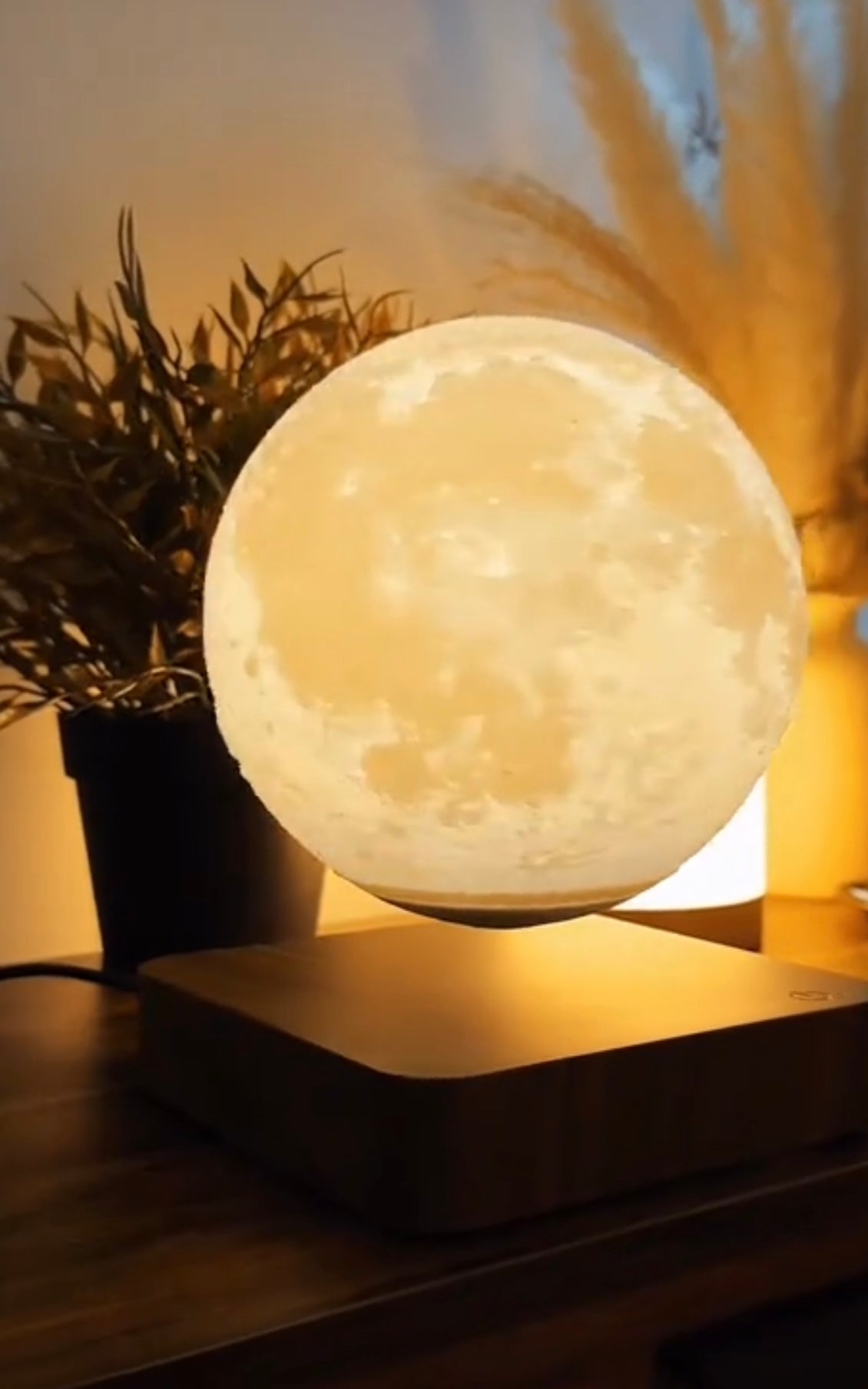 Floating moon lamp